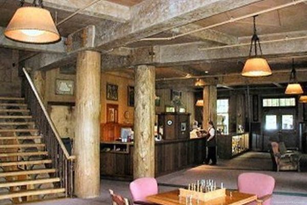 Hotel CHATEAU AT THE OREGON CAVES NATIONAL (California Bar)